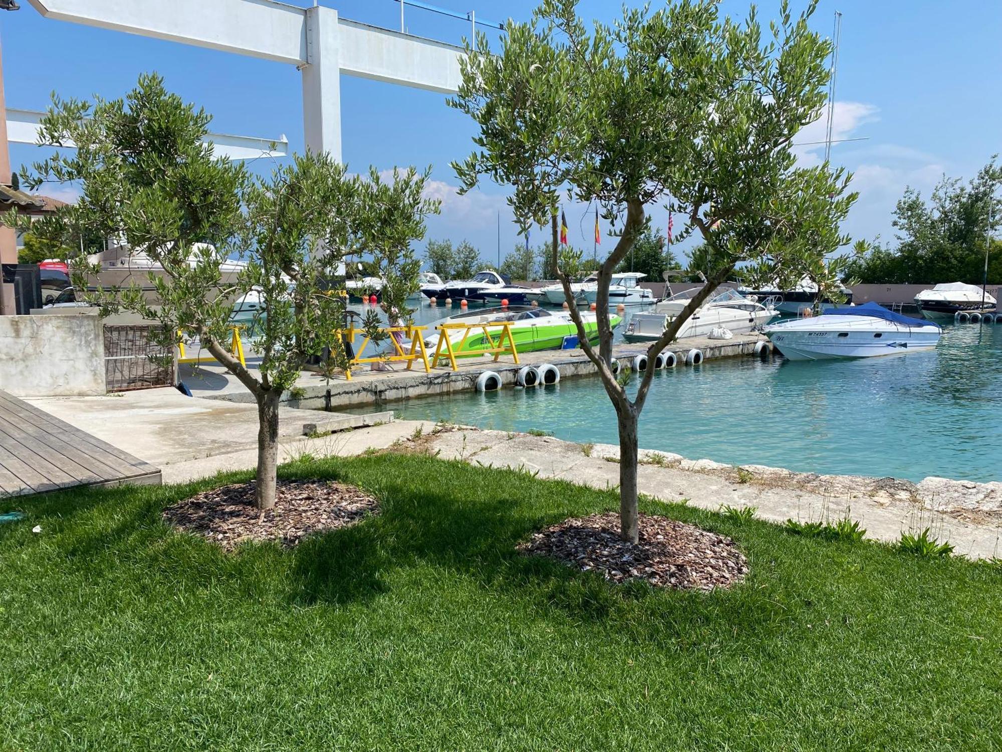 Sirmio Apartments - Darsena Stay ซีร์มิโอเน ภายนอก รูปภาพ