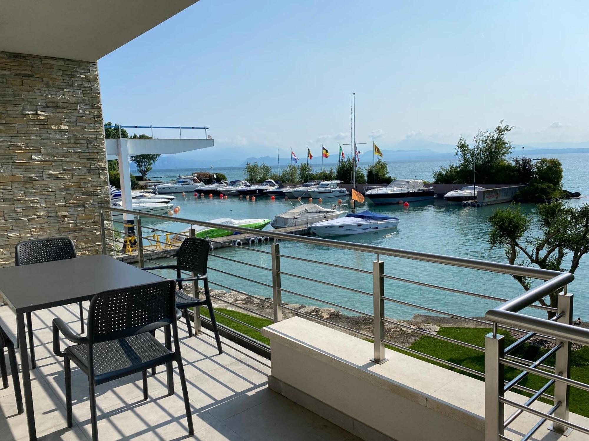 Sirmio Apartments - Darsena Stay ซีร์มิโอเน ภายนอก รูปภาพ
