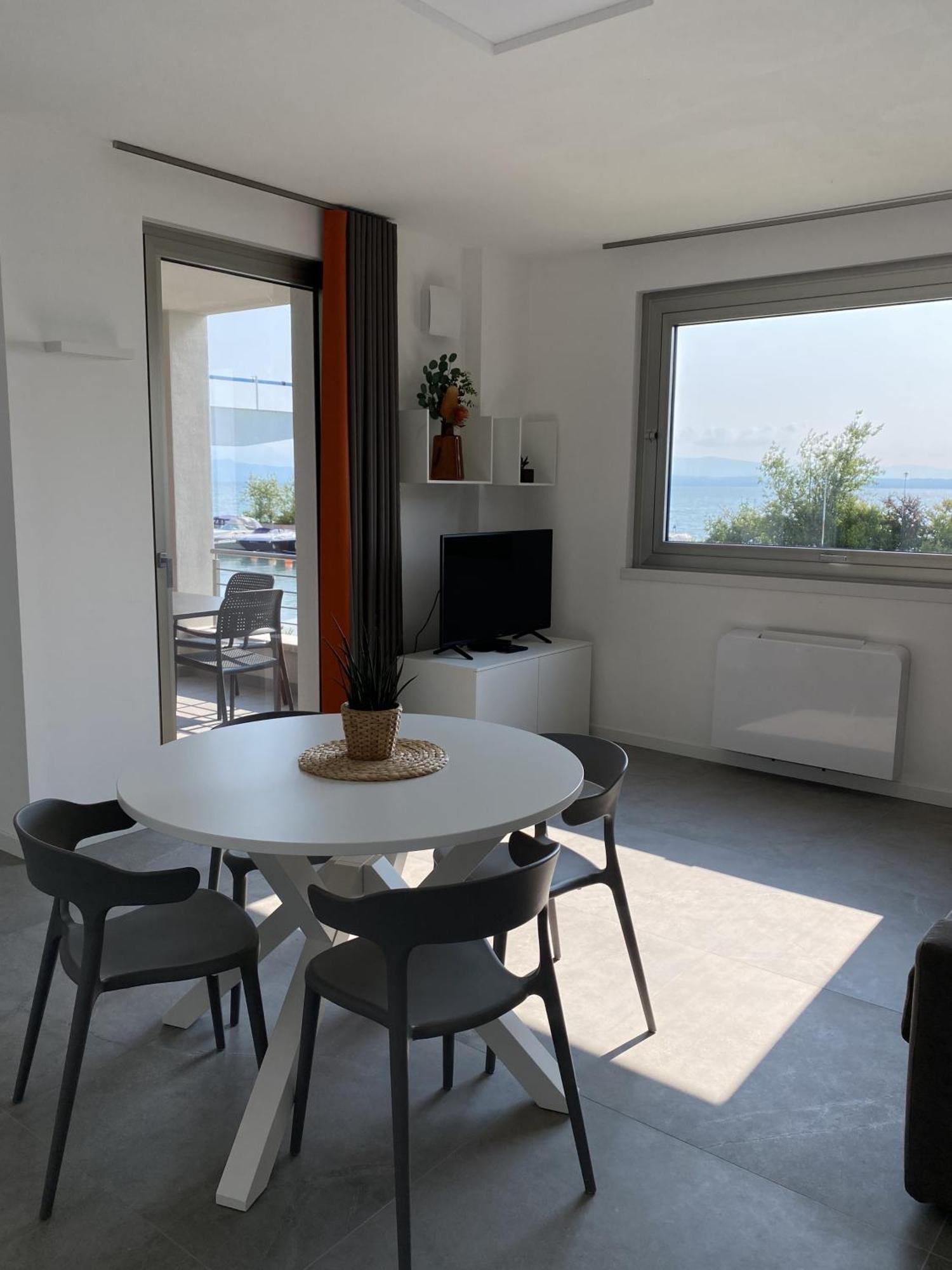 Sirmio Apartments - Darsena Stay ซีร์มิโอเน ภายนอก รูปภาพ